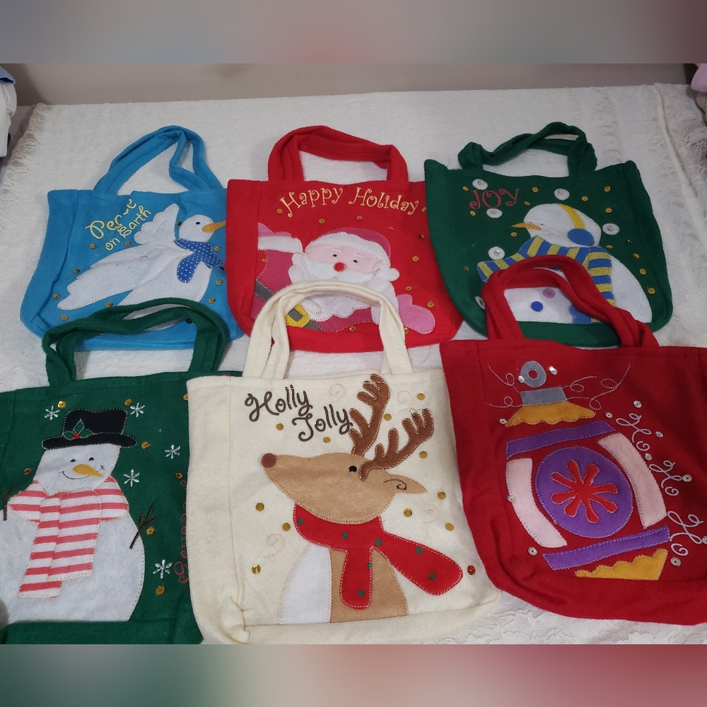 6 Christmas Felt Bags